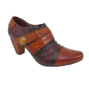 L’Artiste by Spring Step Wondrous Leather Booties